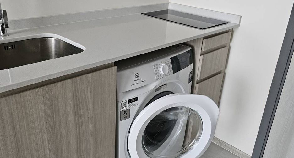 For rent studio condo in Mueang Samut Prakan, Samut Prakan