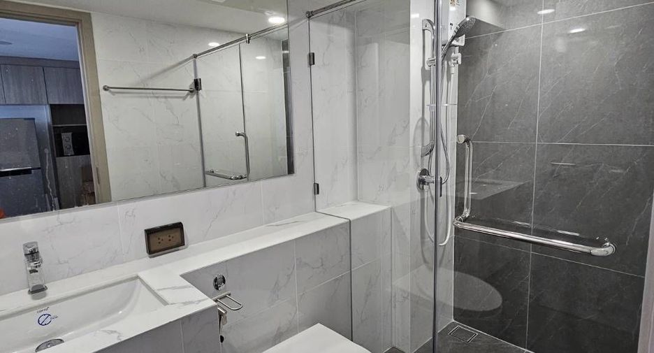For rent studio condo in Mueang Samut Prakan, Samut Prakan