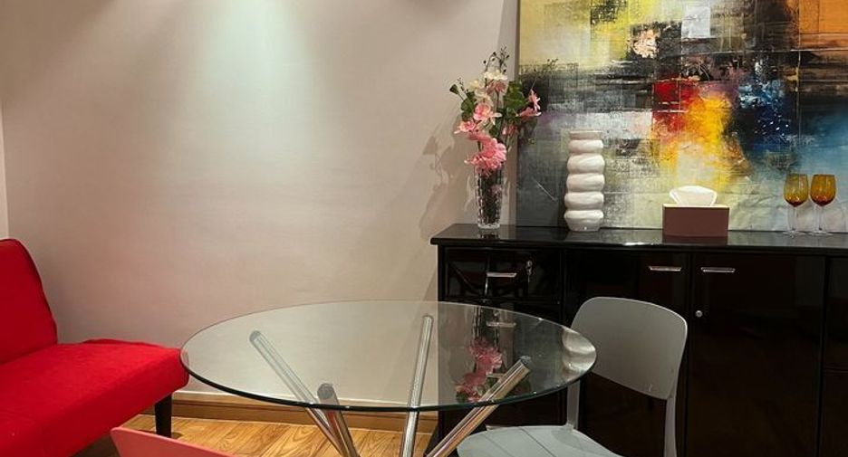 Wohnung zur Miete mit 1 Zimmer in Bang Rak, Bangkok