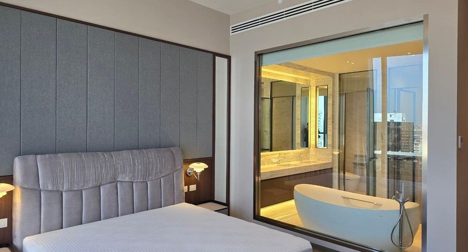 À louer 3 chambres condo à Pathum Wan, Bangkok