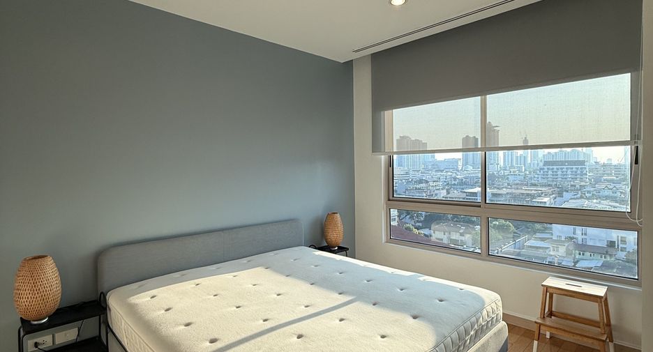 For rent 2 bedrooms condo in Yan Nawa, Bangkok