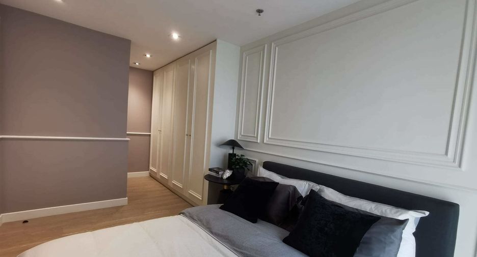For sale 3 bedrooms condo in Watthana, Bangkok