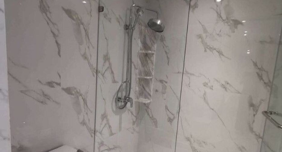 For sale 3 bedrooms condo in Watthana, Bangkok