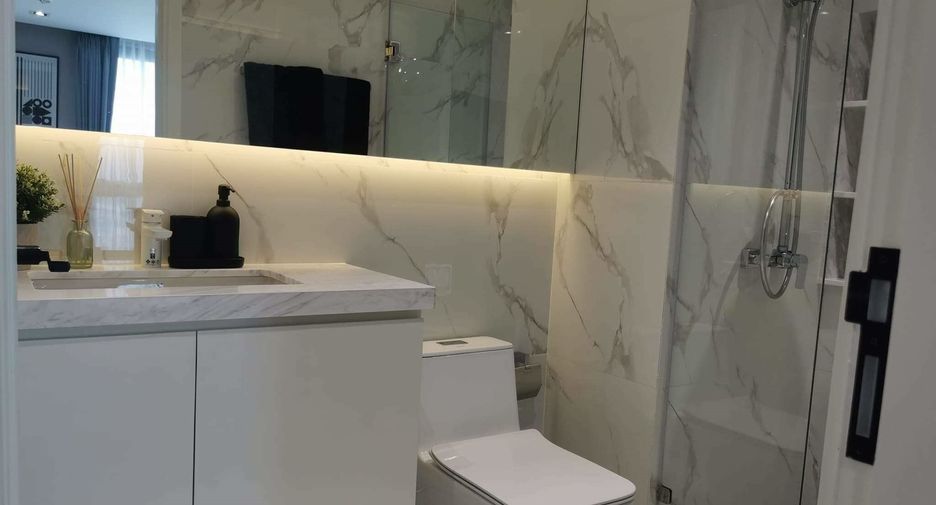 For sale 3 bedrooms condo in Watthana, Bangkok