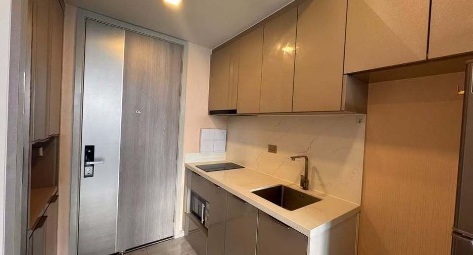 For rent 2 ベッドルーム condo in Huai Khwang, Bangkok