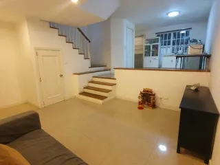 For sale and for rent 3 bedrooms townhouse in Bang Kapi, Bangkok