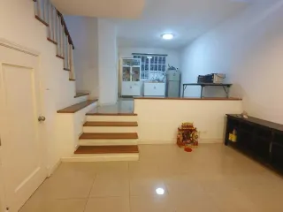 For sale and for rent 3 bedrooms townhouse in Bang Kapi, Bangkok