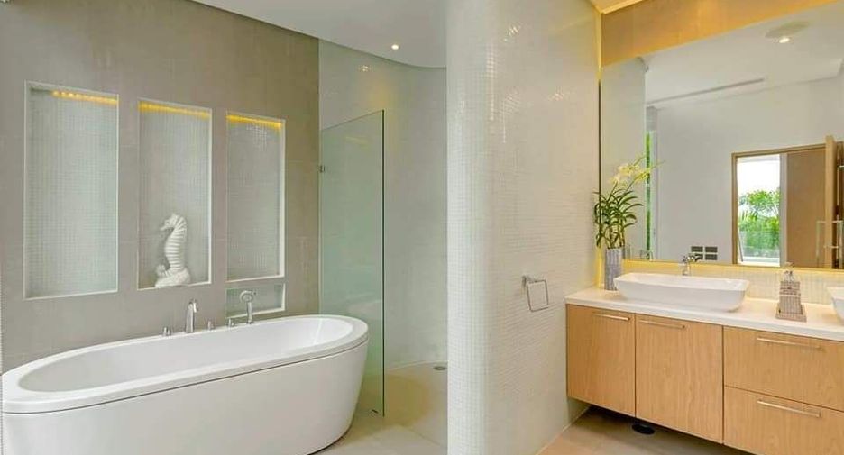 Villa en venta y en alquiler de 6 habitaciones en Thalang, Phuket
