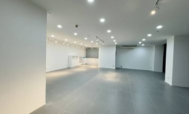 Local comercial en alquiler de 2 habitaciones en Khlong Toei, Bangkok