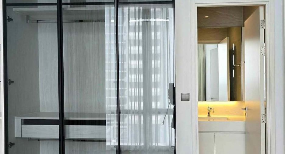 À louer 2 chambres condo à Pathum Wan, Bangkok