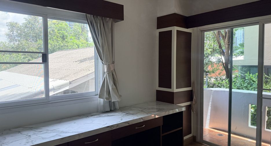 For rent 1 bed apartment in Khlong Toei, Bangkok