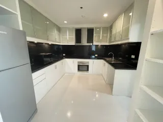 À louer 4 chambres appartement à Pathum Wan, Bangkok