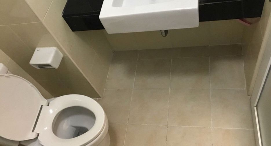 À vendre 1 chambre condo à Huai Khwang, Bangkok