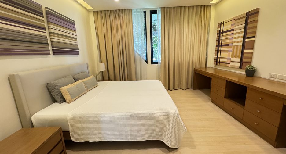 For rent 3 bedrooms apartment in Pathum Wan, Bangkok