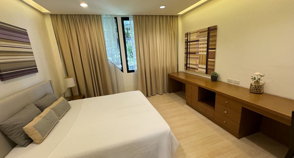 For rent 3 bedrooms apartment in Pathum Wan, Bangkok