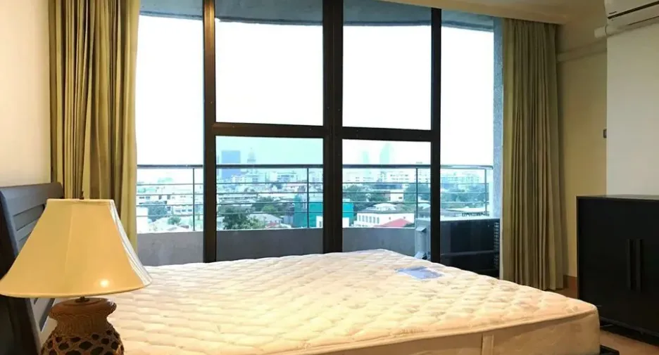 À louer 2 chambres condo à Watthana, Bangkok