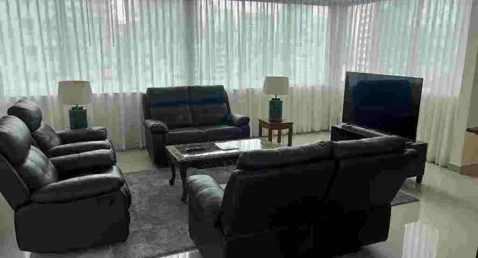For rent 2 bedrooms condo in Khlong Toei, Bangkok