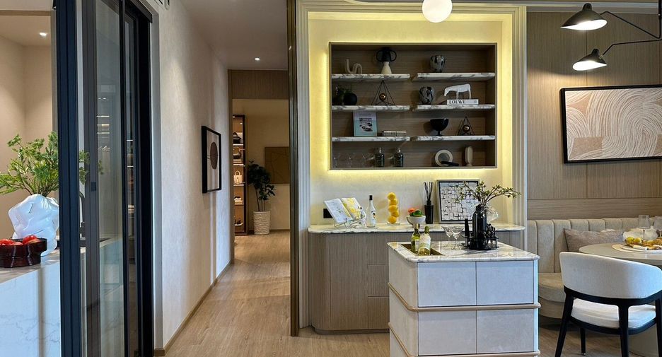 For sale 3 bedrooms condo in Phaya Thai, Bangkok