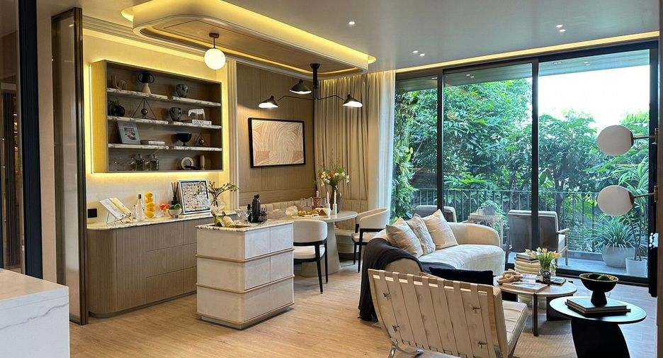 For sale 3 bedrooms condo in Phaya Thai, Bangkok
