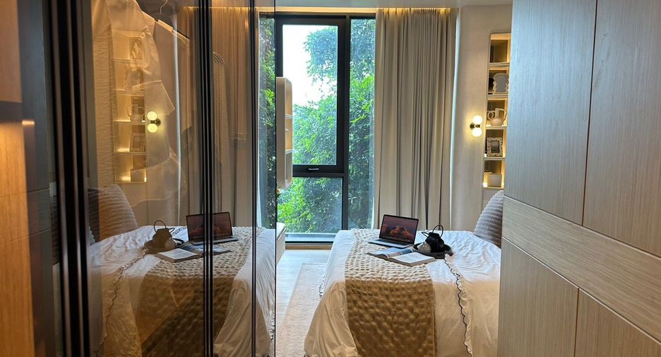 For sale 3 bedrooms condo in Phaya Thai, Bangkok