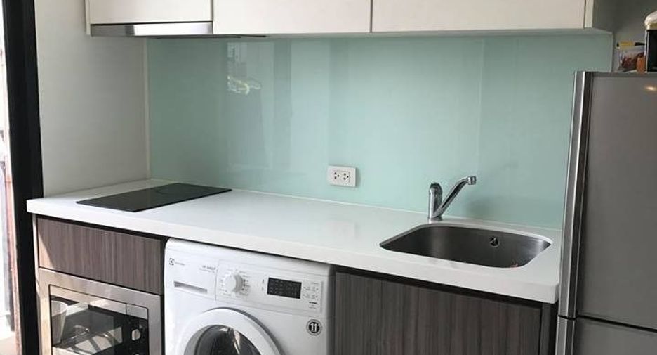 Wohnung zum Kauf mit Studio in Khlong San, Bangkok