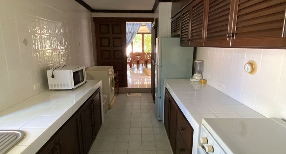 For sale 6 bedrooms villa in Mueang Phuket, Phuket