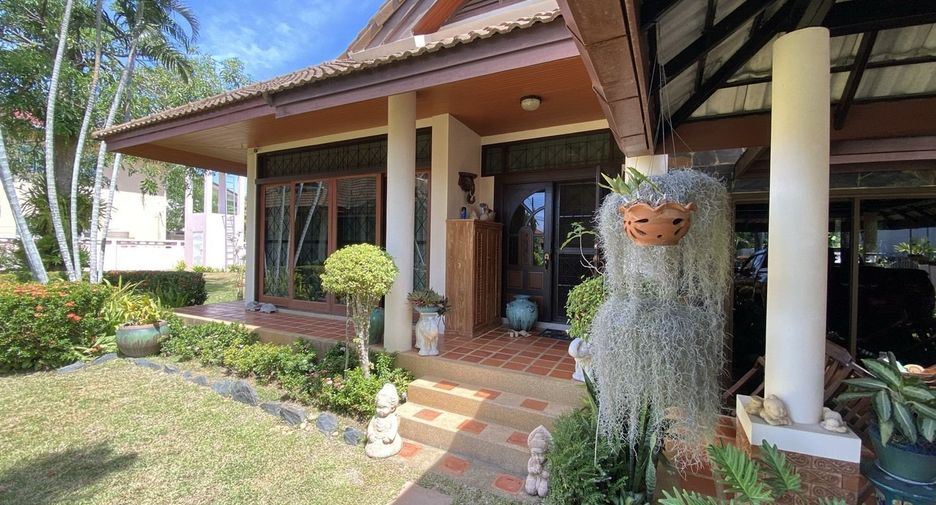 For sale 6 bedrooms villa in Mueang Phuket, Phuket