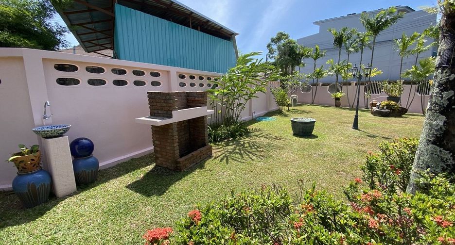For sale 6 bedrooms villa in Mueang Phuket, Phuket