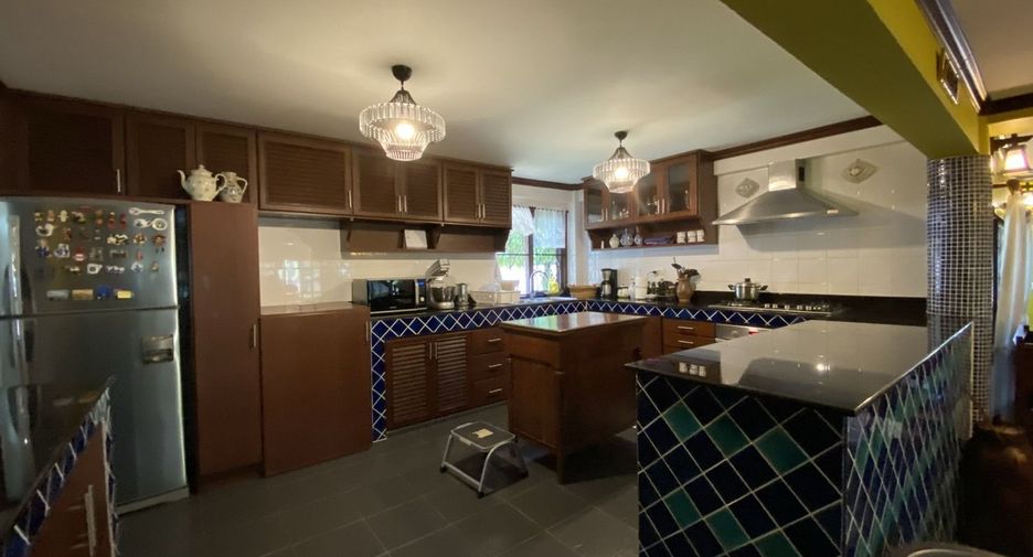 For sale 6 bedrooms villa in Mueang Phuket, Phuket