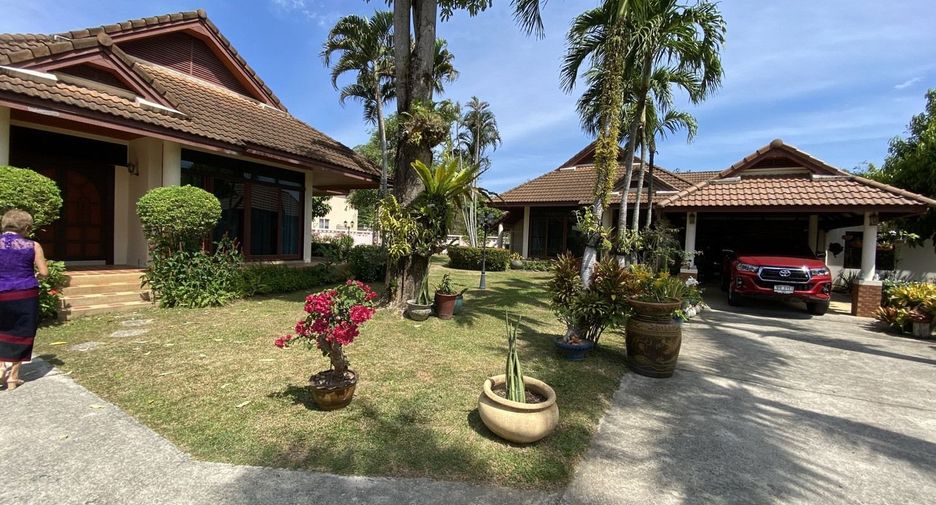 For sale 6 bedrooms villa in Mueang Phuket, Phuket
