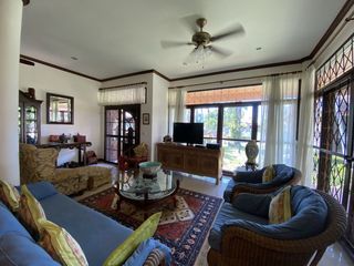 Villa zum Kauf mit 6 Zimmer in Mueang Phuket, Phuket