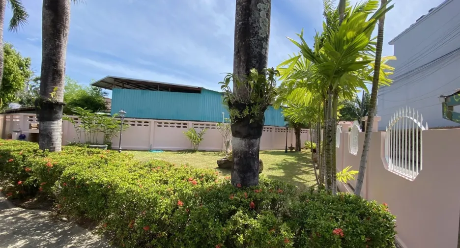 For sale 6 bedrooms villa in Mueang Phuket, Phuket