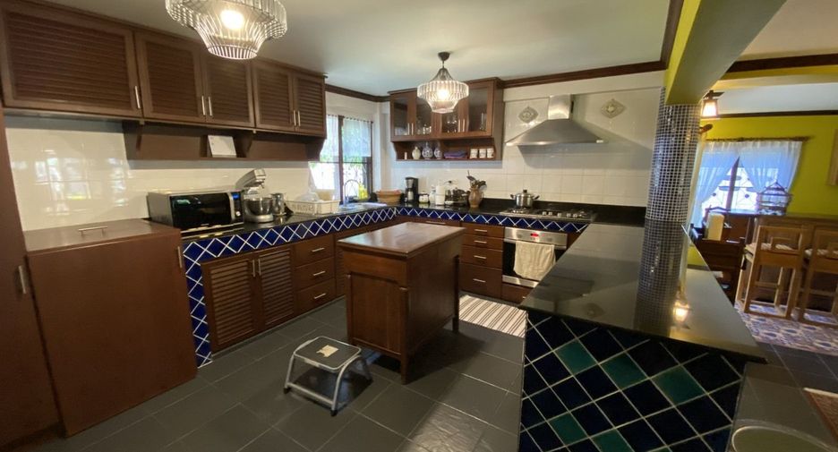 For sale 6 bedrooms villa in Mueang Phuket, Phuket