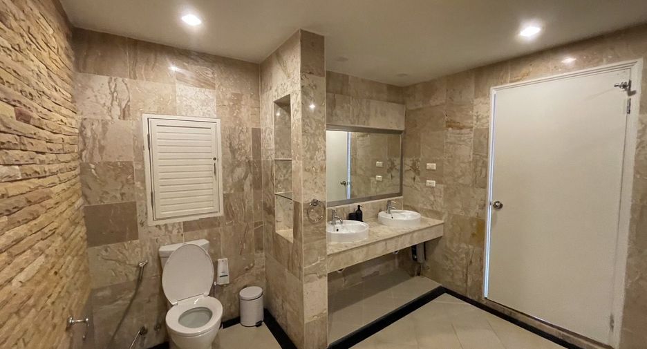 For rent 2 bedrooms condo in Mueang Phuket, Phuket
