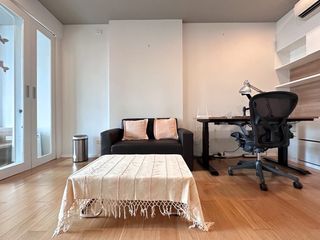 À vendre et à louer studio condo à Watthana, Bangkok