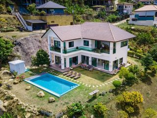 Villa en venta de 4 habitaciones en Mueang Phuket, Phuket