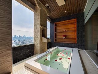 Wohnung zum Kauf mit 3 Zimmer in Huai Khwang, Bangkok
