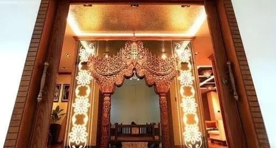 For sale 3 bedrooms condo in Huai Khwang, Bangkok