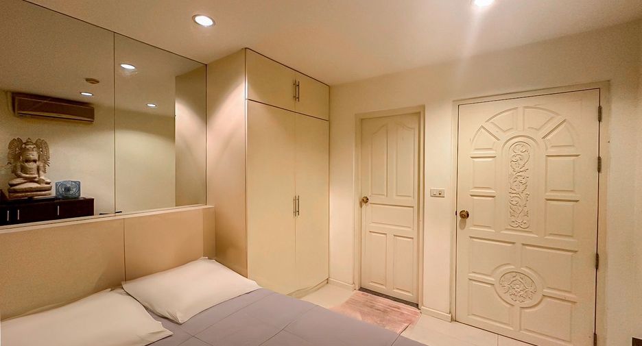For sale 2 bedrooms condo in Bang Rak, Bangkok