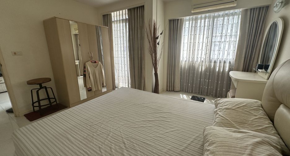 For sale 2 bedrooms condo in Bang Rak, Bangkok