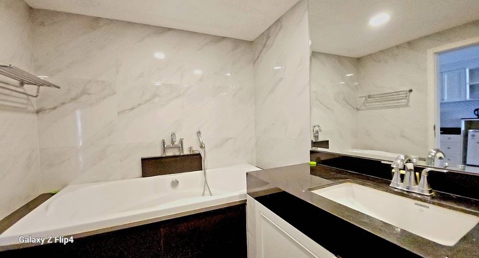 For rent 1 bed condo in Bang Rak, Bangkok
