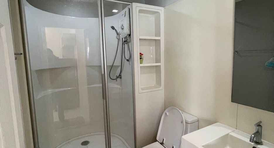 For rent 2 bedrooms condo in Chatuchak, Bangkok