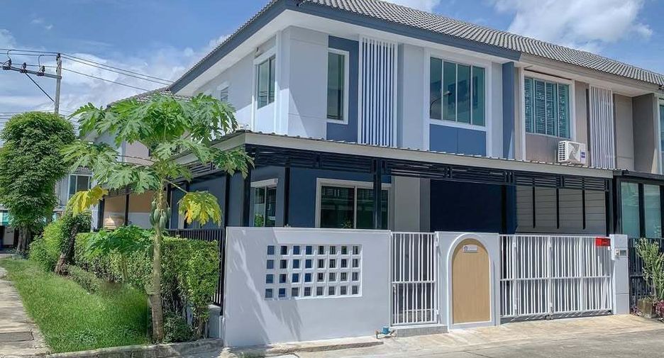 For sale 2 bedrooms townhouse in Bang Phli, Samut Prakan
