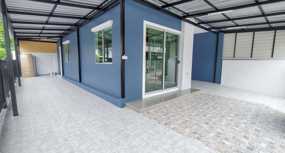 For sale 2 bedrooms townhouse in Bang Phli, Samut Prakan