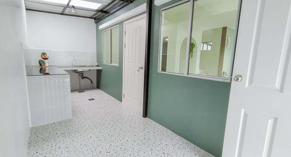 For sale 2 bedrooms townhouse in Bang Phli, Samut Prakan