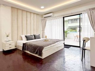 Casa en alquiler de 6 habitaciones en Huai Khwang, Bangkok