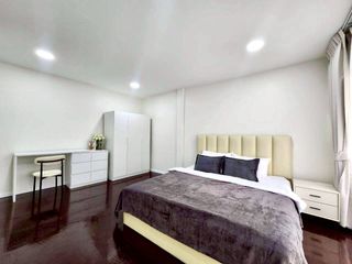 Casa en alquiler de 6 habitaciones en Huai Khwang, Bangkok