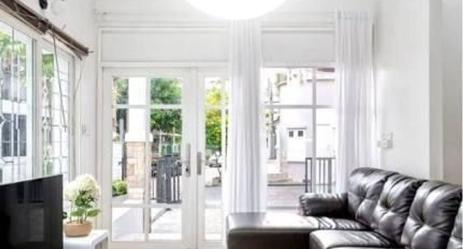 Villa en alquiler de 6 habitaciones en Chatuchak, Bangkok