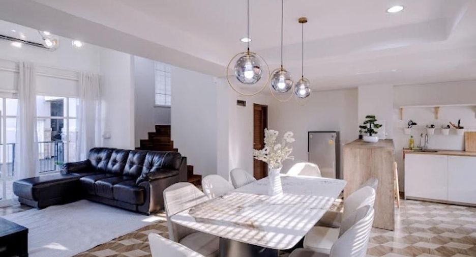 Villa en alquiler de 6 habitaciones en Chatuchak, Bangkok