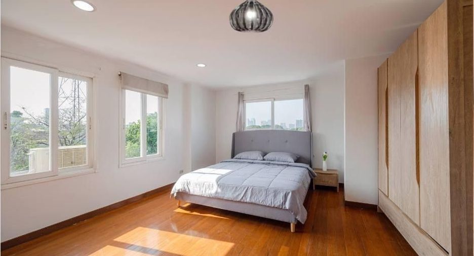 Villa en alquiler de 6 habitaciones en Chatuchak, Bangkok